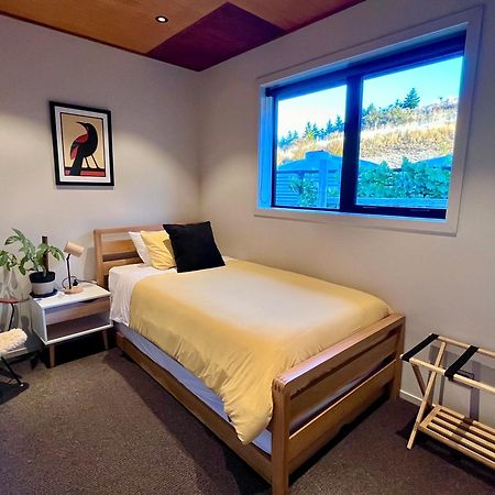 Вілла Fiordland Eco-Retreat -- Panoramic Views -- Hot Tub Те-Анау Екстер'єр фото