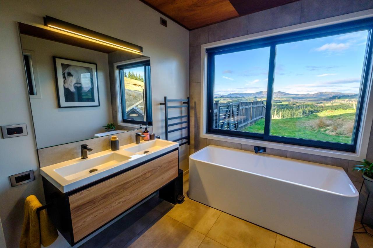 Вілла Fiordland Eco-Retreat -- Panoramic Views -- Hot Tub Те-Анау Екстер'єр фото
