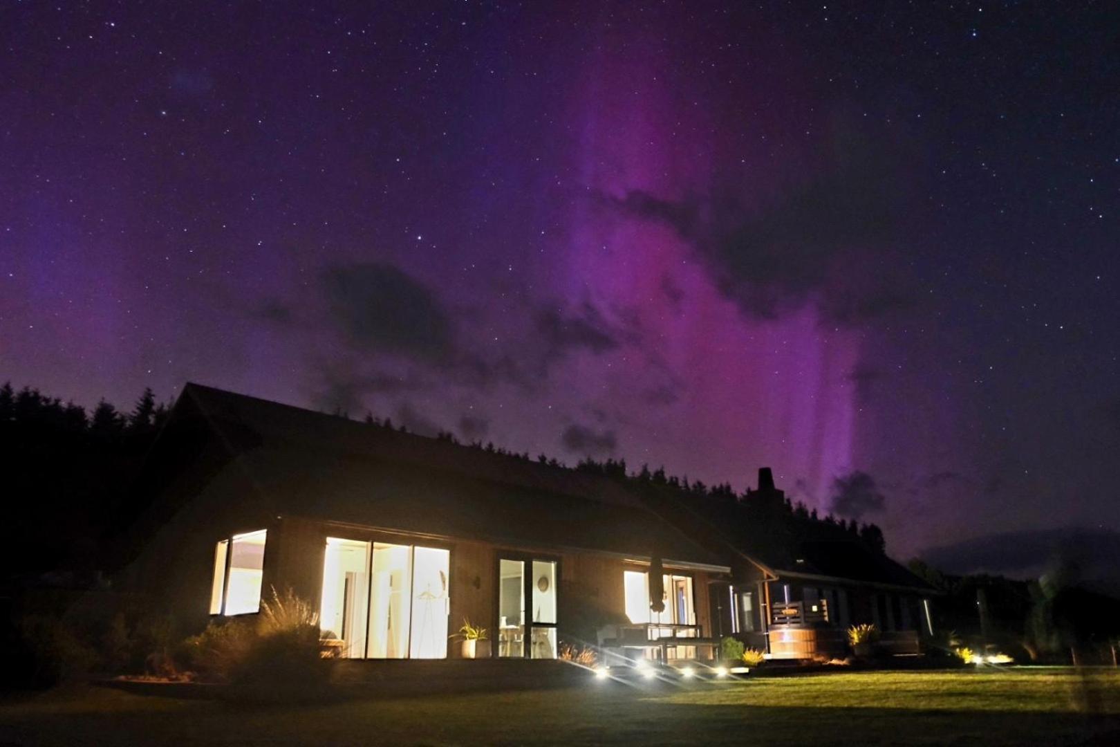 Вілла Fiordland Eco-Retreat -- Panoramic Views -- Hot Tub Те-Анау Екстер'єр фото